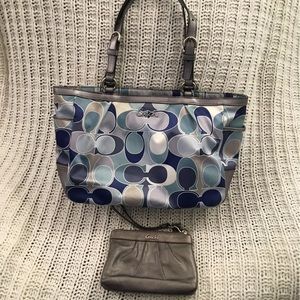 Coach Gallery Scarf East West tote with wristlet